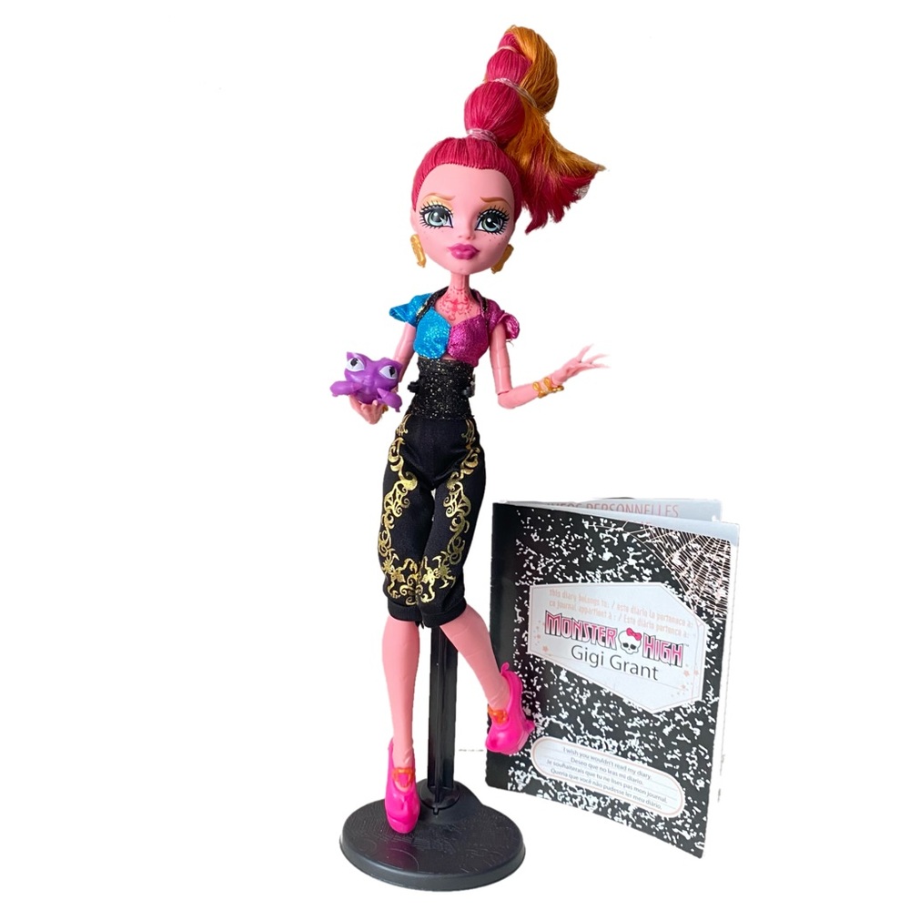 Monster High Gigi Grant Original 13 Wishes Doll G1 Almost Complete.